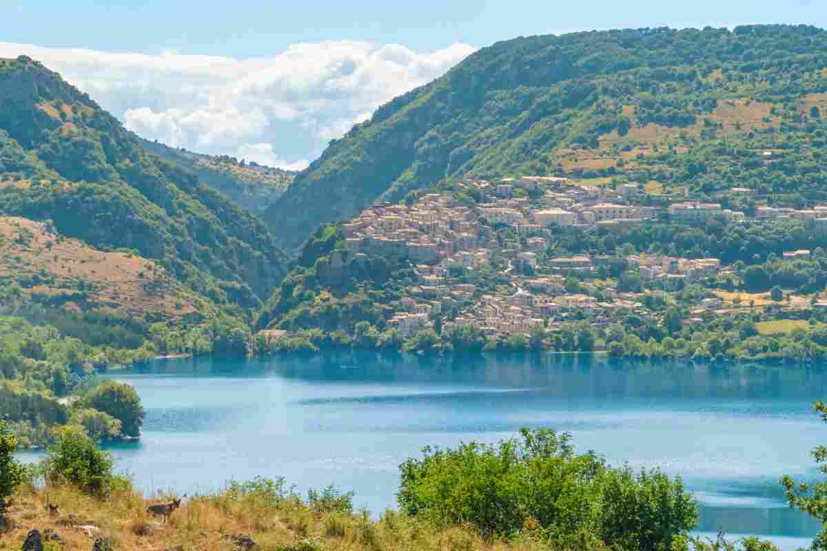 Parchi Nazionali e Riserve in Abruzzo, qui panorama del Parco Nazionale d'Abruzzo, Lazio e Molise