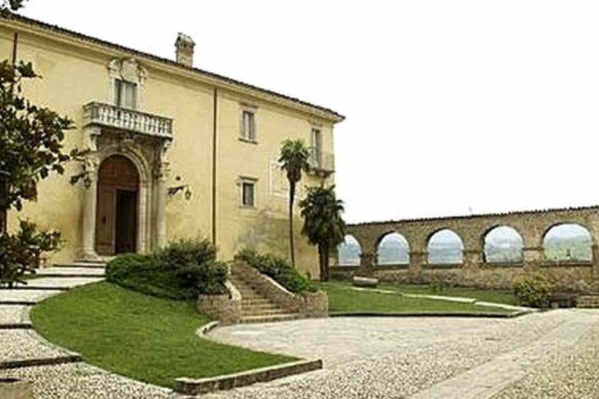 La storia del Castello Gizzi foto IG reone_immobiliare_lanciano inabruzzo.it