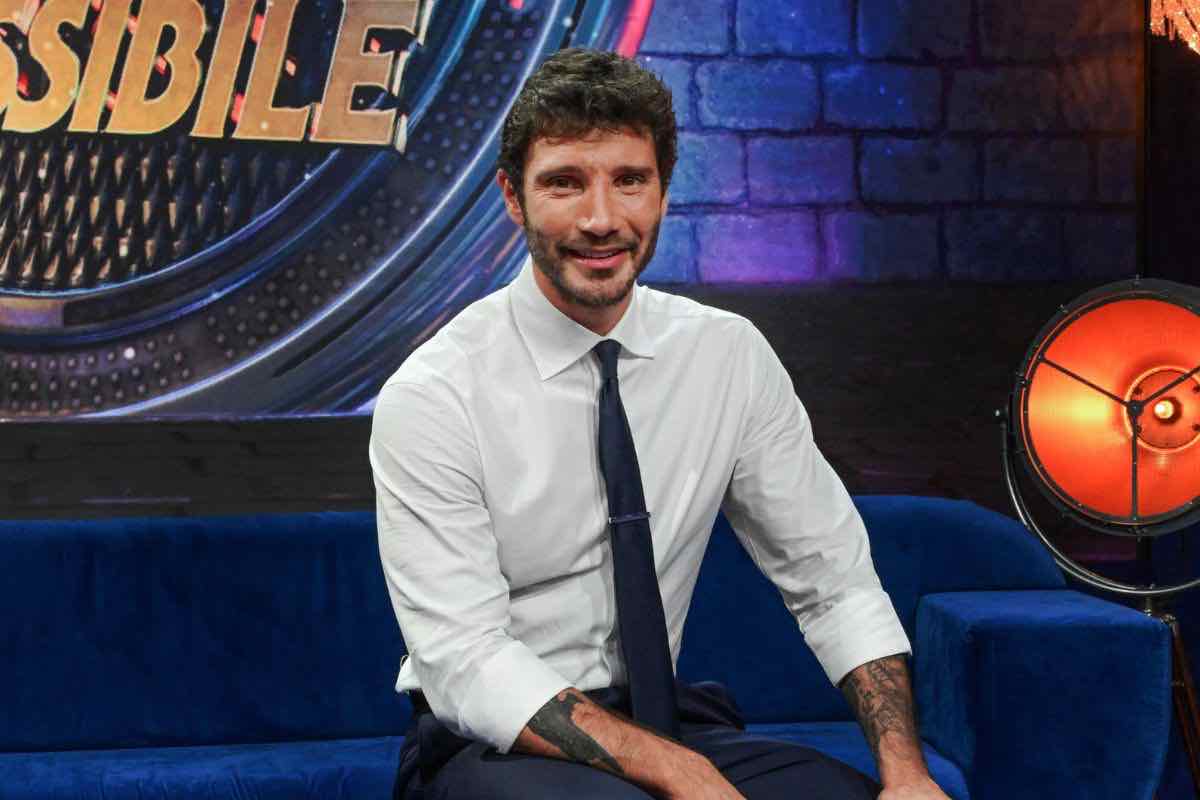 Stefano De Martino trasformazione irriconoscibile