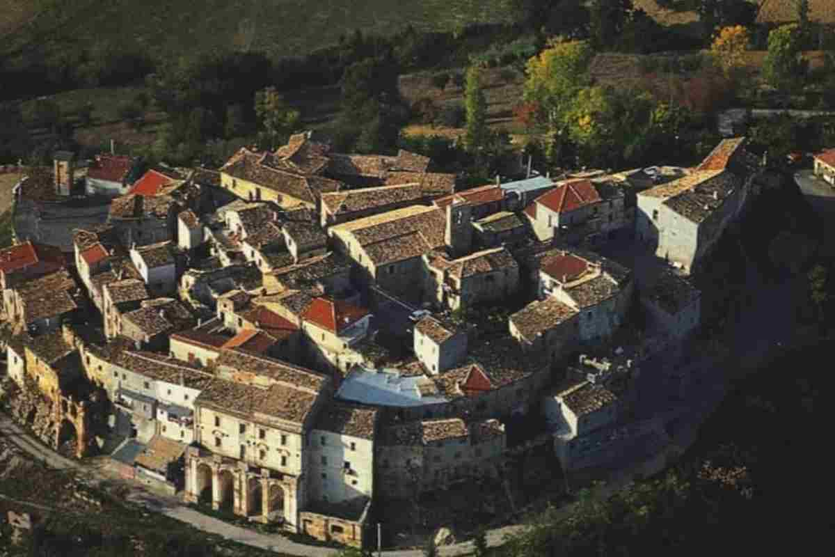 A Castelbasso non ci si ferma mai foto IG ipaeaidabruzzo inabruzzo.it