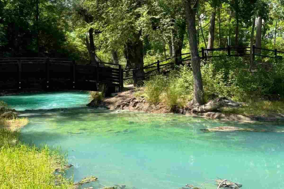 Il meraviglioso fiume fluorescente foto IG _francid_ inabruzzo.it