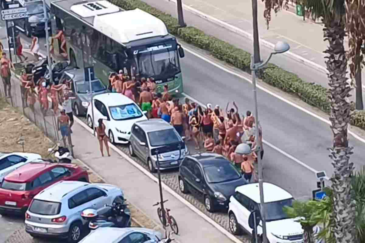 Anche i passeggeri divertiti foto FB Fabio IUliano inabruzzo.it